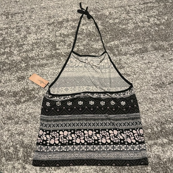 American Eagle Outfitters black halter top size small NWT - Picture 3 of 3